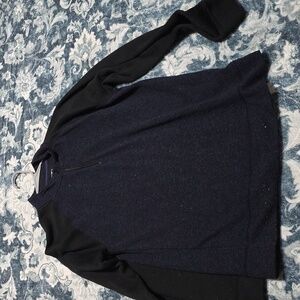 Old Navy Men's Navy and Black Sweater